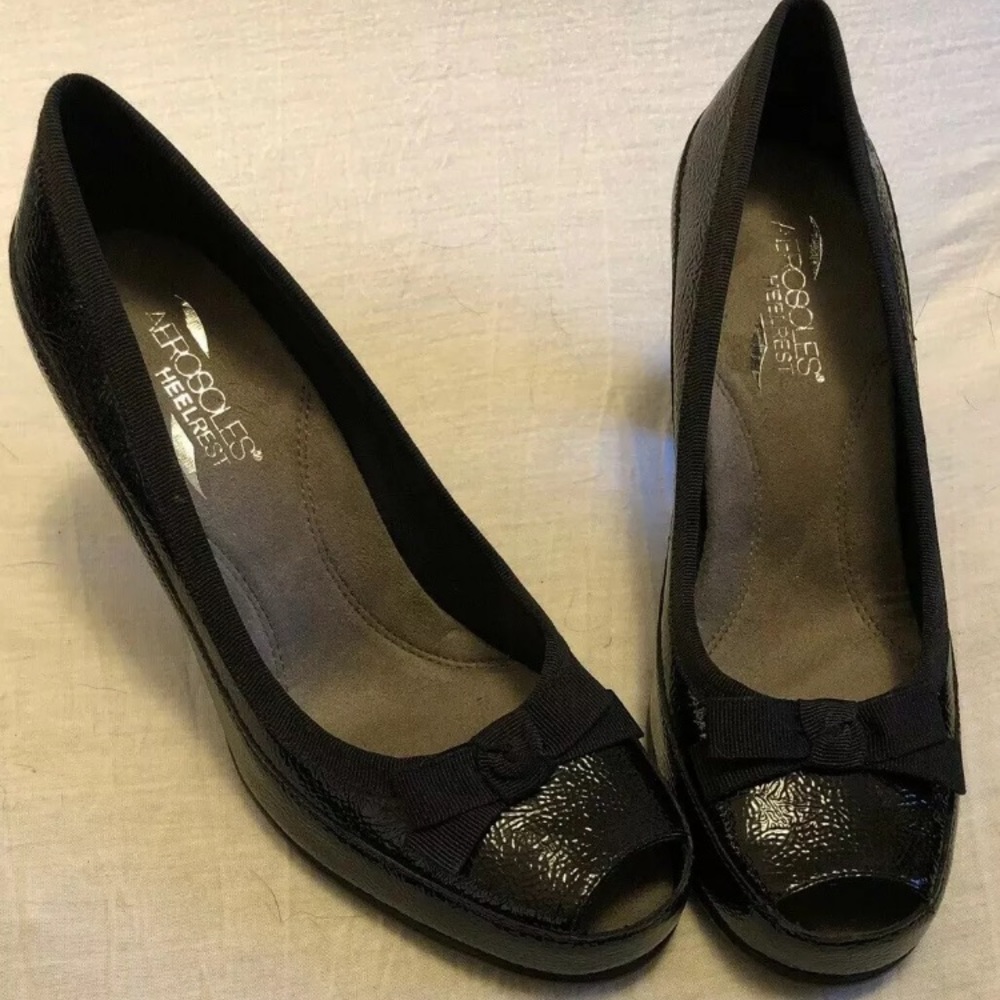 Aerosoles peep toe pumps